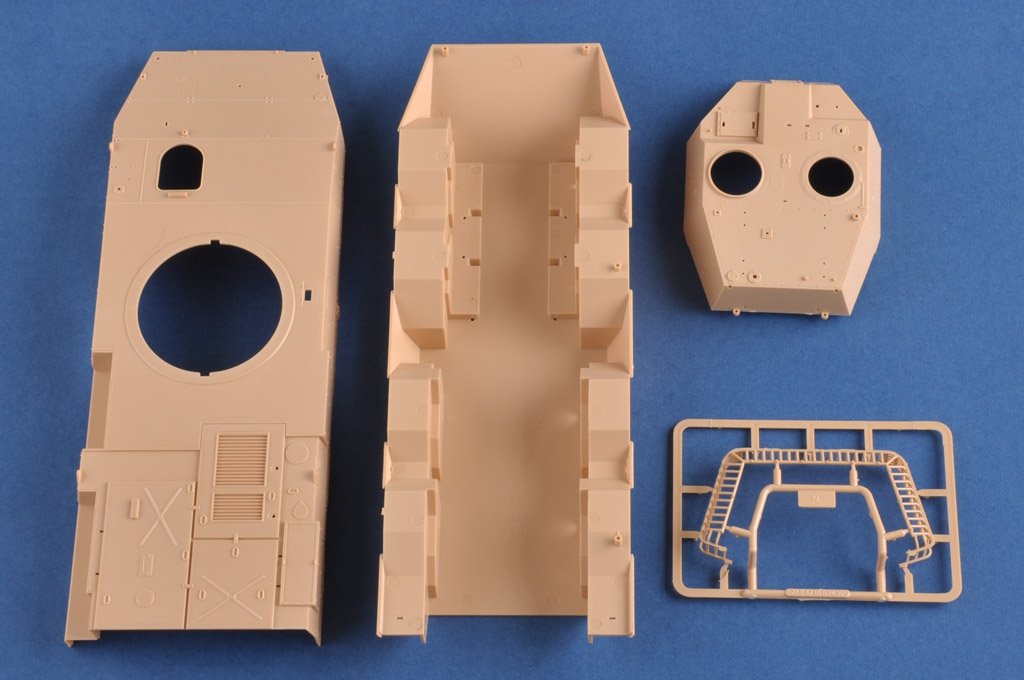 Hobby Boss 84505 PLA ZTL-11 1/35 – image 4