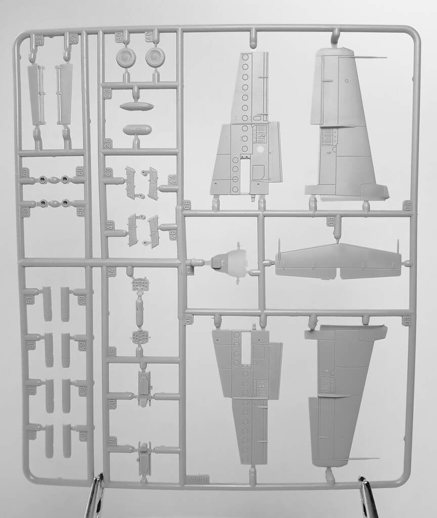 Arma Hobby 70010 TS-11 Iskra bis DF- Coffret expert 1/72 – Bild 5