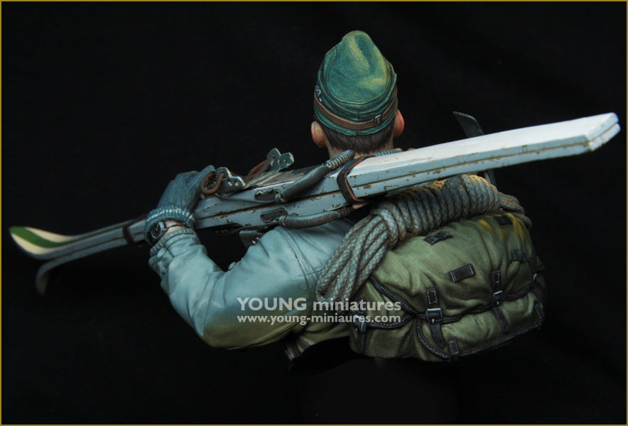 Young Miniatures YM1896 German WWII Ski Jaeger 1/10