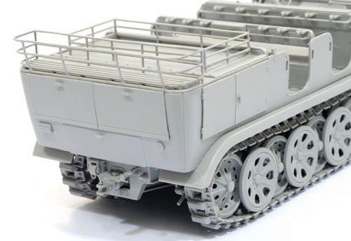 Dragon 6545 Sd.Kfz.7 8t Semi-chenillé Première production avec équipage (1/35)  – image 11