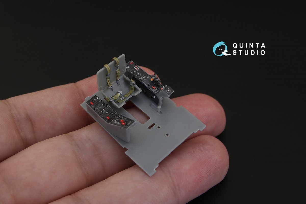 Intérieur imprimé en 3D et coloré sur papier décalcomanie Quinta Studio QD48109 F4U-4 (pour kit HobbyBoss) 1/48  – immagine 5