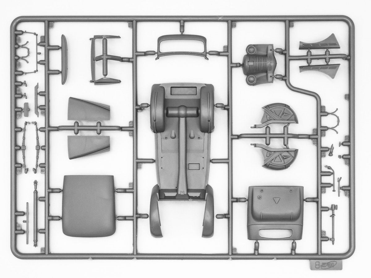 ICM 35479 Moskvitch-401-420 Berline 1/35 – immagine 4