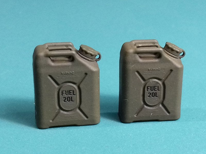 EUREKA XXL E-045 Bidons de carburant militaires américains 1/35 – Bild 2