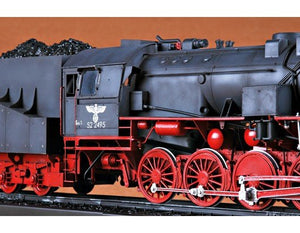 Trumpeter 00210 Kriegslokomotive BR52 1/35 – image 10