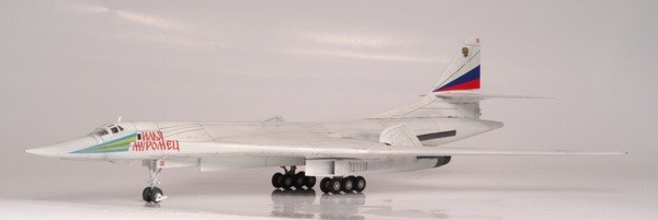 Zvezda 7002 Bombardier stratégique supersonique russe Tu-160 (1/144) – Bild 2