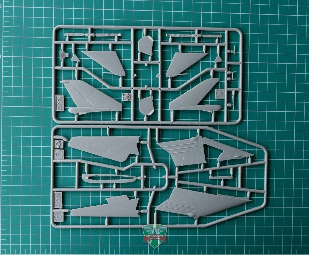 Modelsvit 72009 S-22I (Su-7IG) géométrie d&amp;#39;aile variable 1/72 – imagen 6