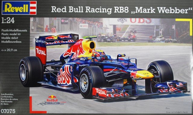 Revell 07075 Red Bull Racing RB8 Mark Webber (1/24)