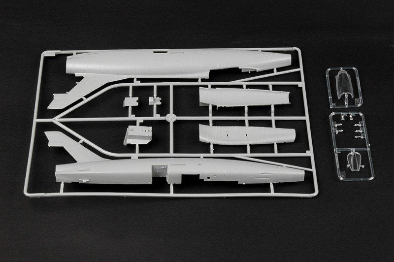 Trumpeter 02822 F-100D À THUN (1/48) – Bild 2