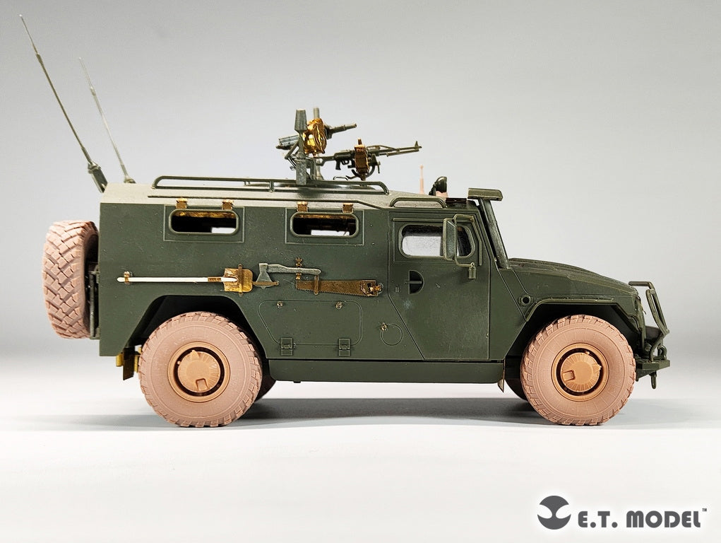 ET Model P35-154 Véhicule blindé haute mobilité russe GAZ-233014 STS TIGER Roues affaissées pour kit Meng 1/35  – immagine 10
