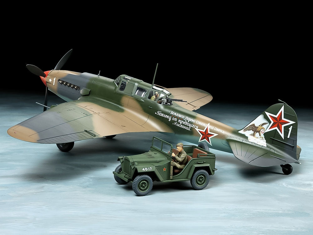 Tamiya 25212 Ilyushin IL-2 Shturmovik &amp;amp; GAZ-67B, ensemble 1/48