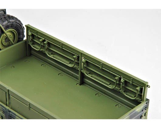 Trumpeter 01004 M1078 Véhicule tactique léger-moyen (LMTV) Camion cargo standard (1/35) – image 7