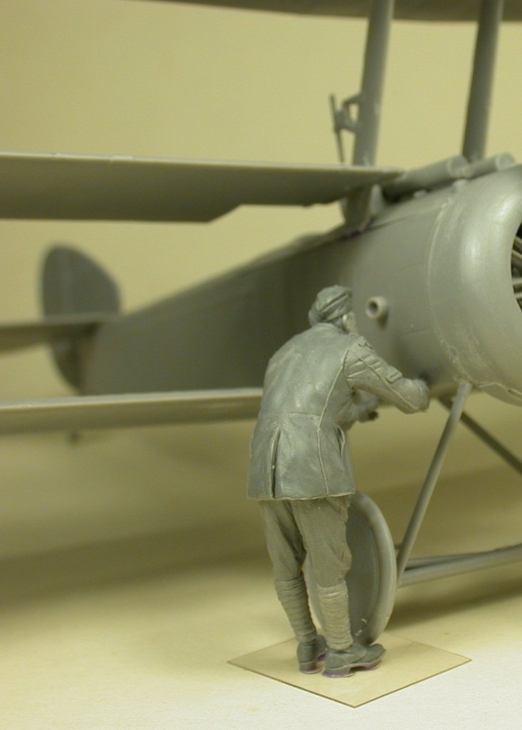 Copper State Models F32-026 RFC Mécanicien d&amp;#39;aviation vérifiant l&amp;#39;avion 1/32 – image 3