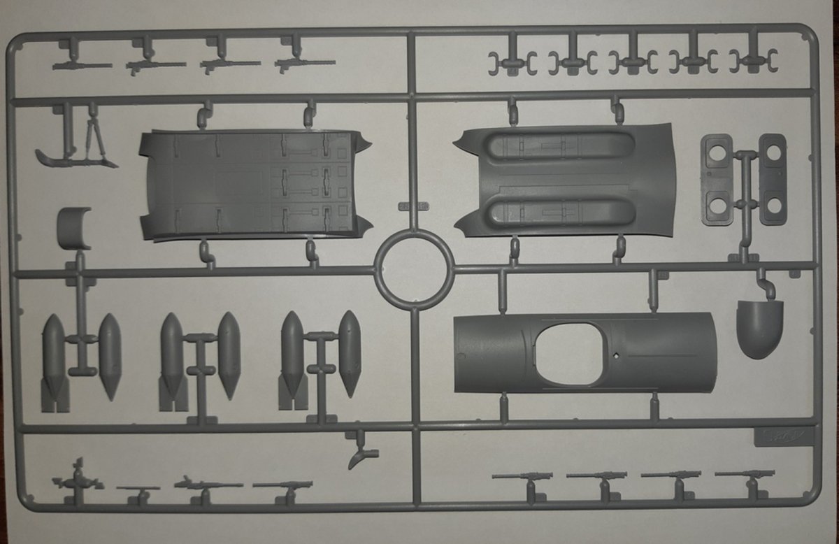 ICM 48264 He 111H-20, bombardier allemand de la Seconde Guerre mondiale, échelle 1/48 – image 17