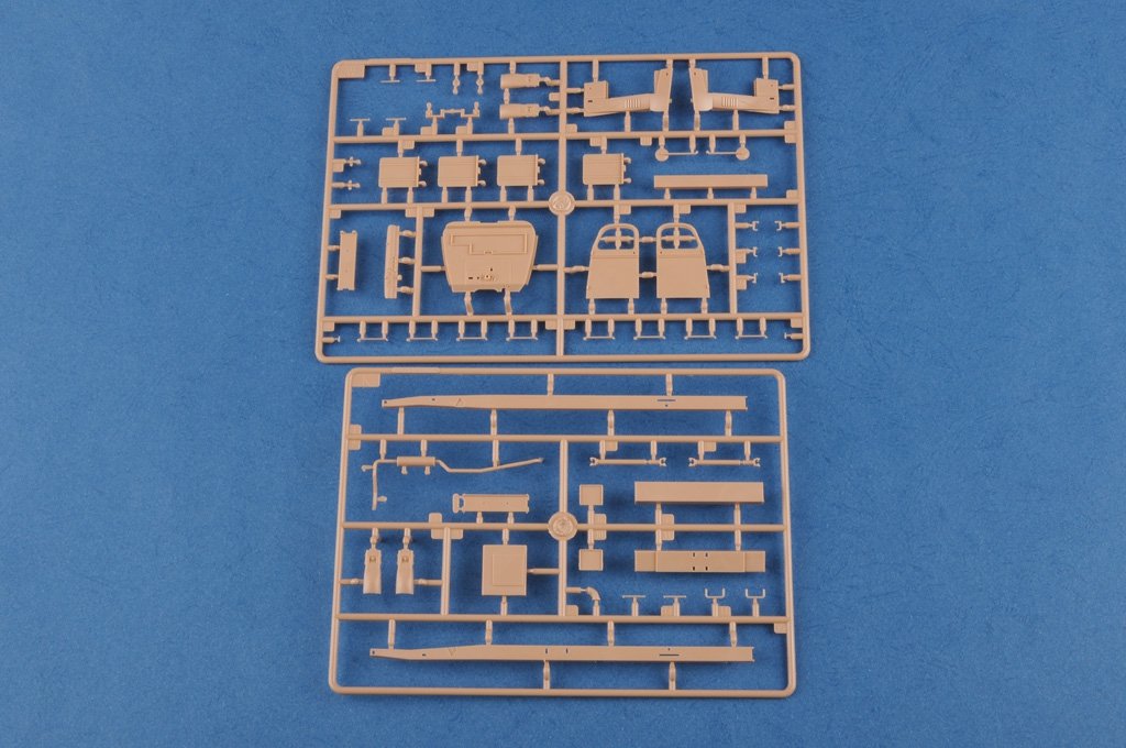 Hobby Boss 83831 Camion cargo en acier US GMC CCKW-352 (1/35) – image 10