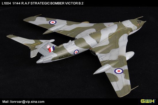 Lion Roar L1004 Bombardier stratégique RAF VICTOR B2 1/144 – image 7