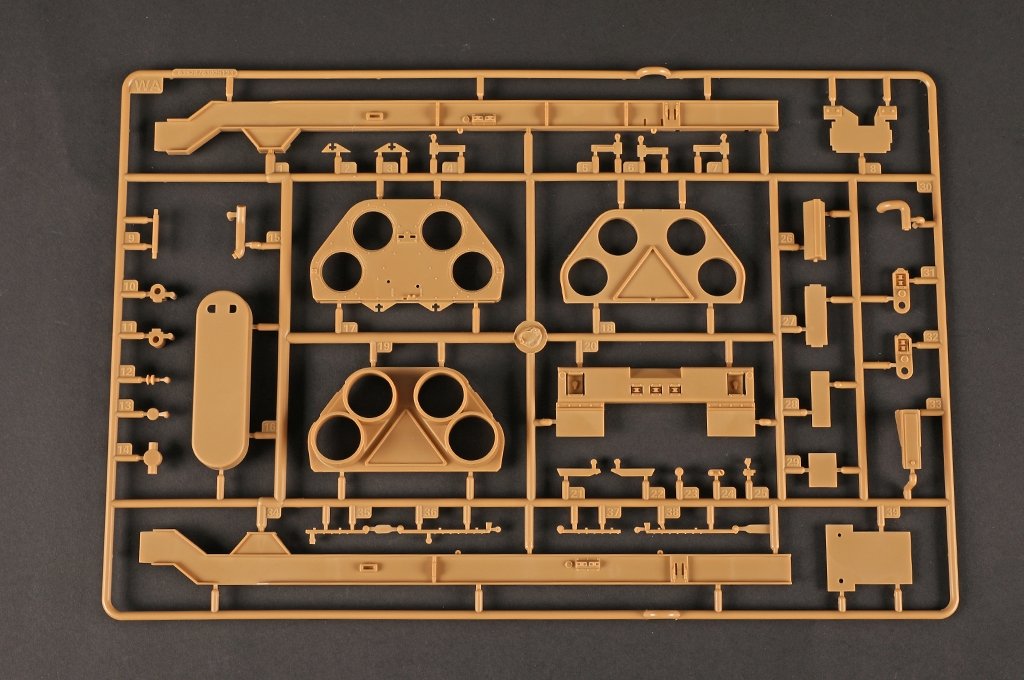 J&amp;#39;adore le kit 63528 M1014 W/M2042A1 GLCM TEL 1/35  – Bild 14