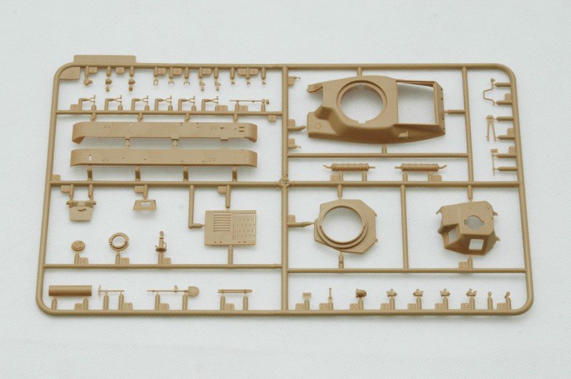 Trumpeter 00352 France 39(H) TANK SA 38 Canon de 37 mm (1/35) – image 5
