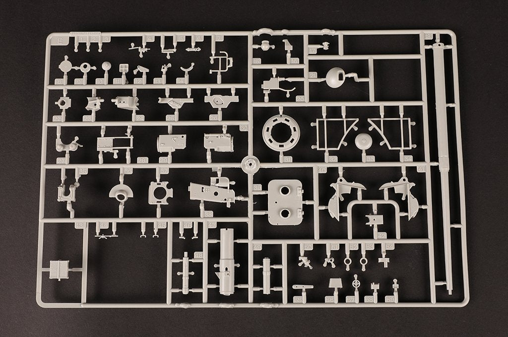 Hobby Boss 84559 Pz.Kpfw.VI Sd.Kfz.182 Tiger II (Henschel 105mm) 1/35 – Bild 14