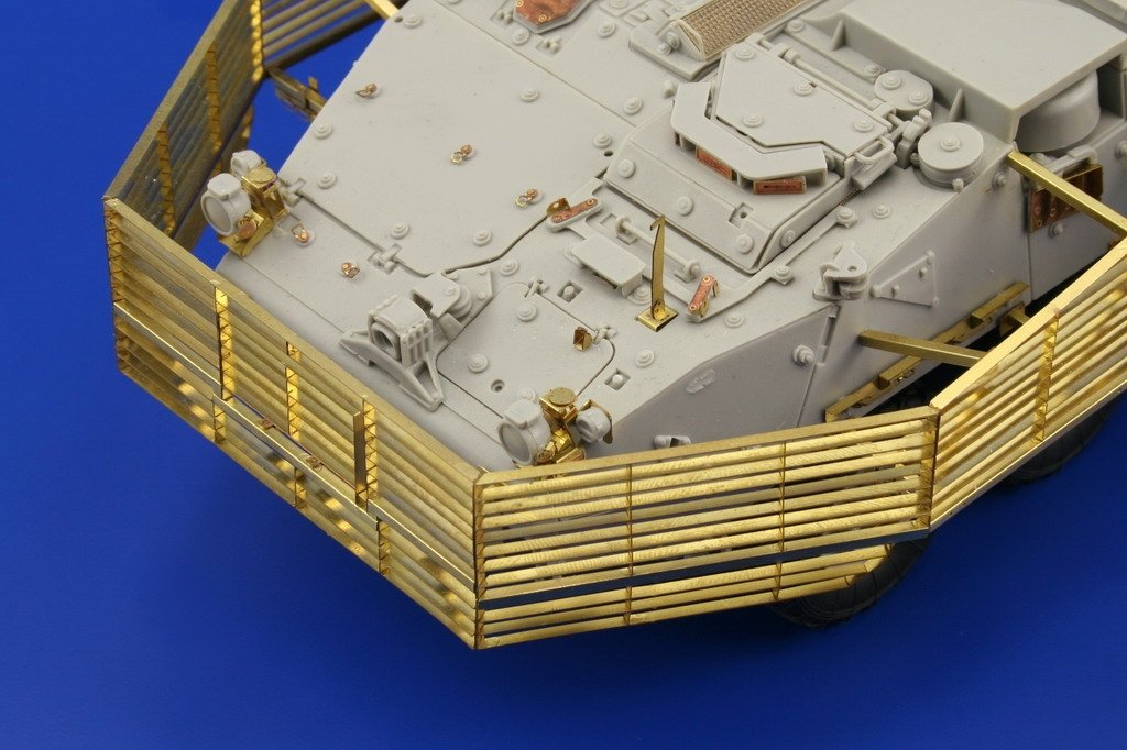 Eduard 35995 Stryker blindage à lames 1/35 Trumpeter – image 7