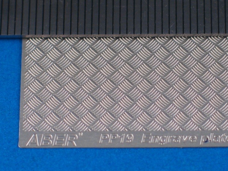 Assiette rainurée Aber PP19 (140x77mm) Motif contemporain 5x5 lignes (1/24/25)