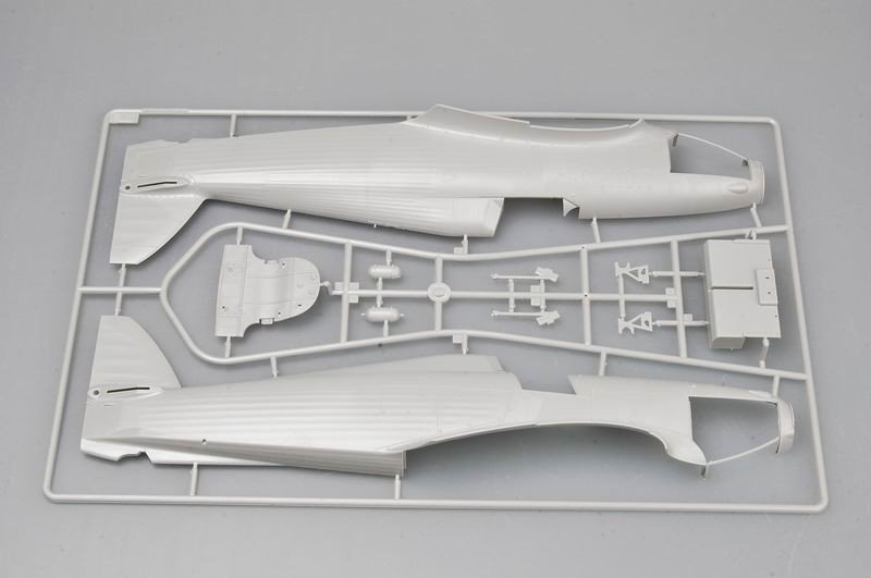 Trumpeter 02417 Hurricane Mk II D/Trop 1/24 – immagine 3