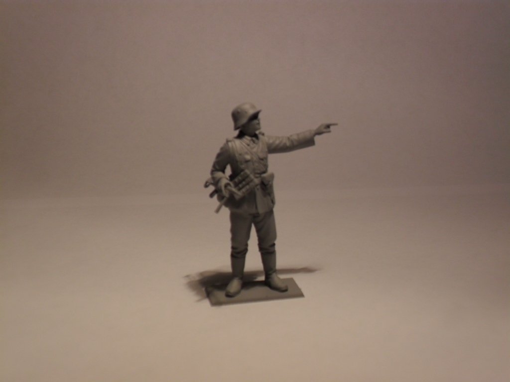ICM 35103 Sd.Kfz.251/1 Ausf.A with German Infantry 1/35 – zdjęcie 8