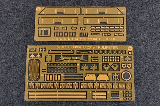 Trumpeter 09588 Char de combat principal russe T-80BVM (Corps des Marines) 1/35 – image 16