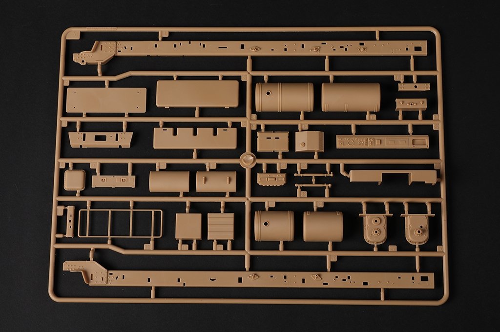 Camion-benne Hobby Boss 85526 M1070, échelle 1/35 – image 6