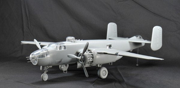 Maquette HK Models 01E02 B-25J Mitchell « Strafer » (1/32) – Bild 3