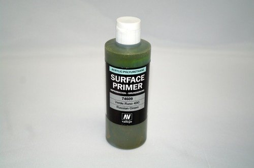 Apprêt de surface Vallejo 74609 Vert russe 200 ml.