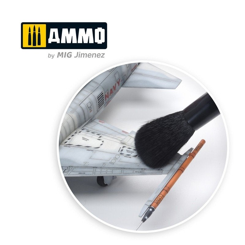 Brosse anti-poussière AMMO de Mig Jimenez 8576 2 – image 3