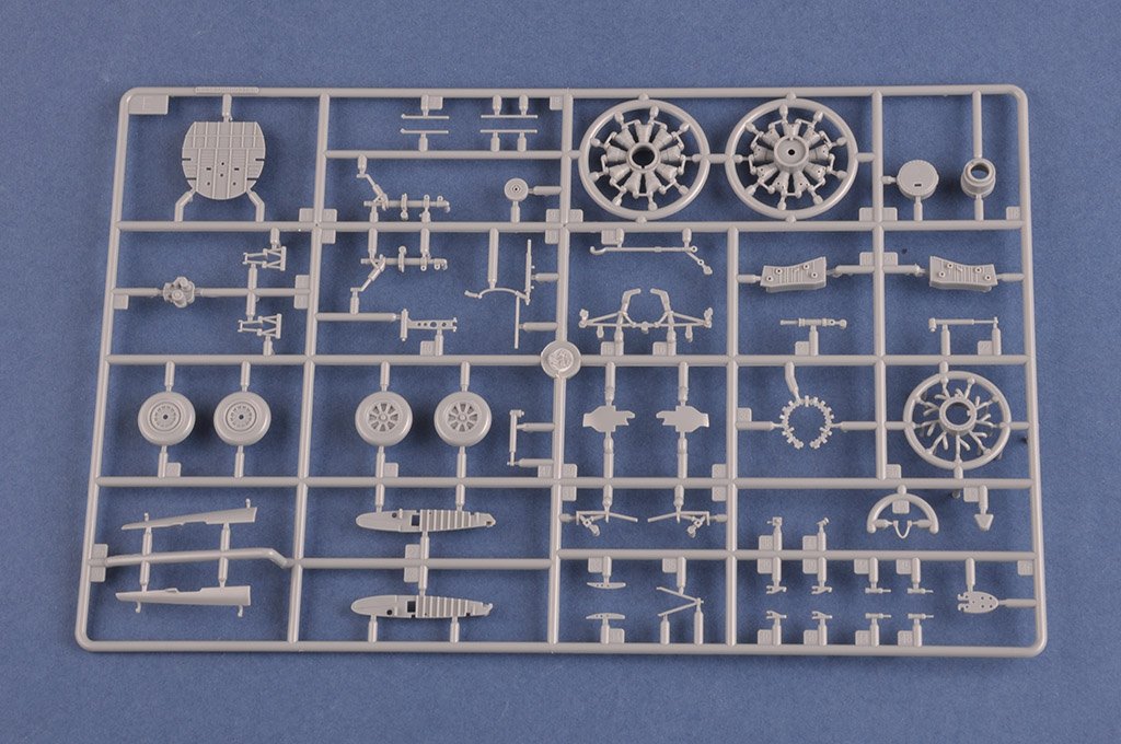 Hobby Boss 80384 F4U-1D Corsair 1/48 – image 10