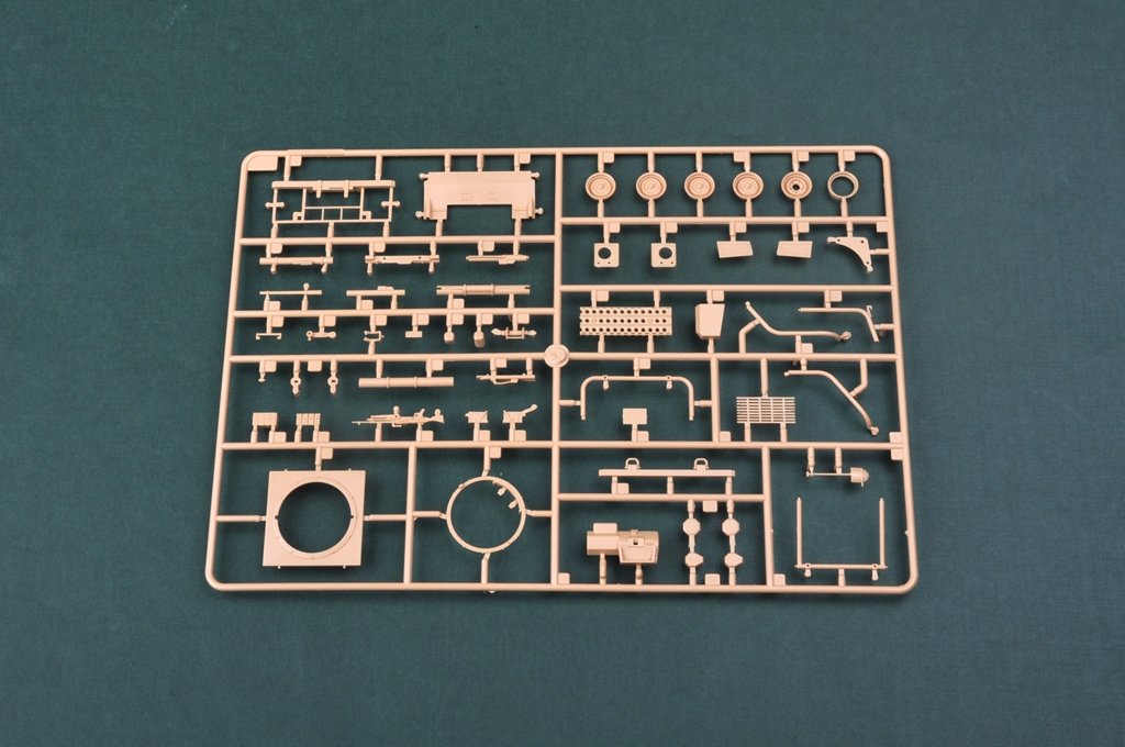 Hobby Boss 82450 RSOV avec MG (1/35) – image 5