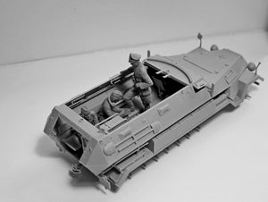 ICM 35105 Beobachtungspanzerwagen Sd.Kfz.251/18 Ausf.A Véhicule d&amp;#39;observation allemand de la Seconde Guerre mondiale avec équipage 1/35 – image 10