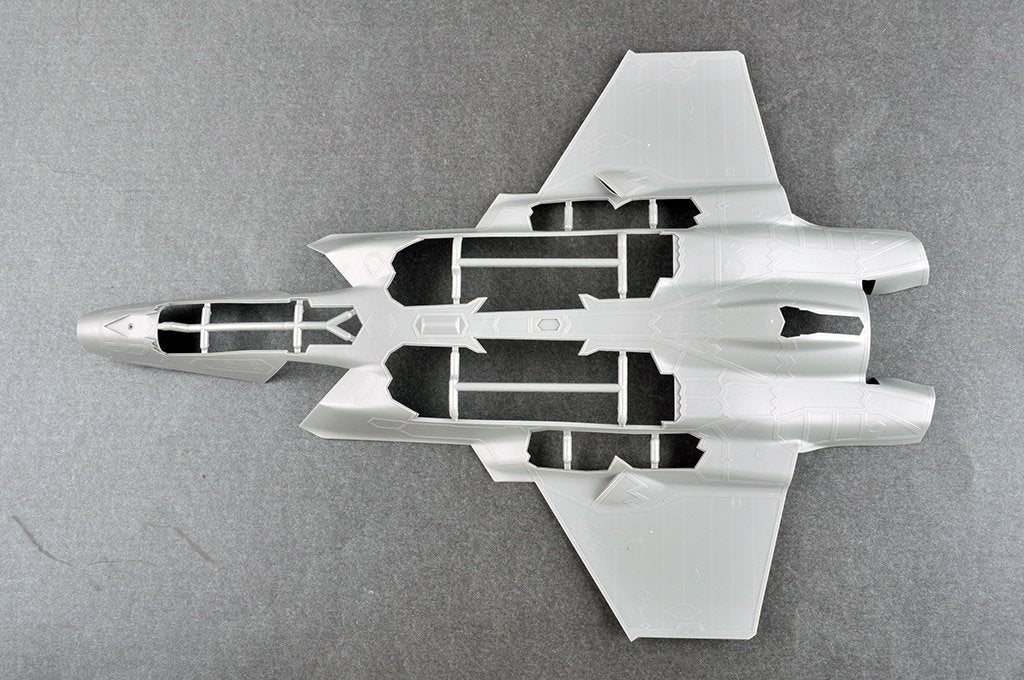 Trumpeter 03230 F-35C Lightning 1/32 – image 8