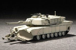 Trumpeter 07277 M1A1 avec système de lame de déminage (1/72)