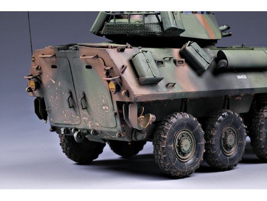 Trumpeter 00349 USMC LAV-25 Piranha 1/35 – image 8
