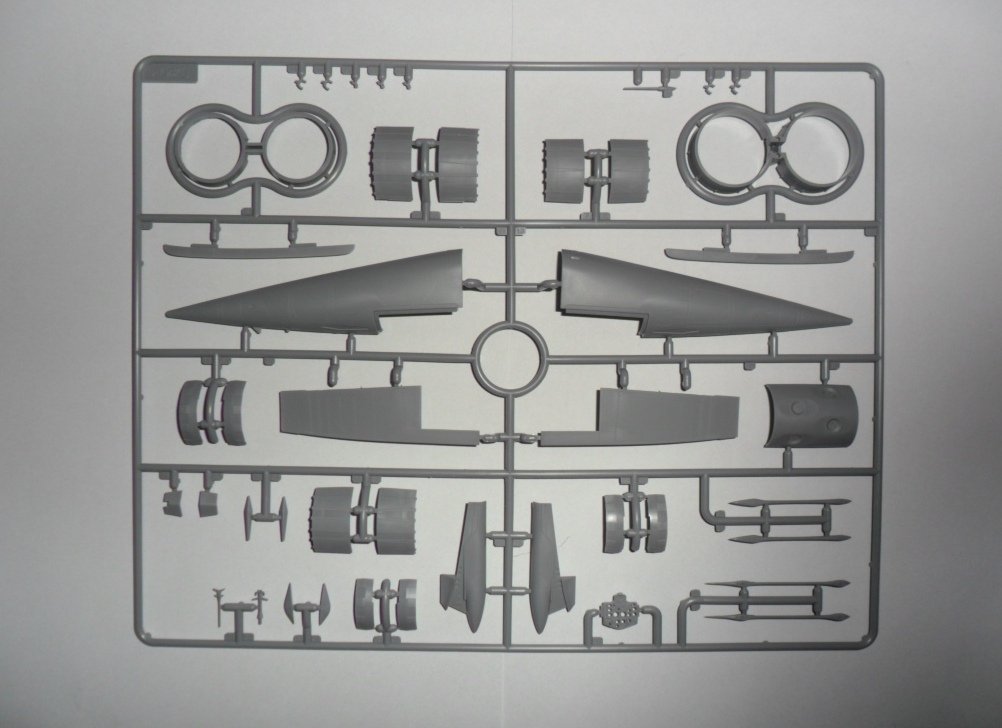 ICM 48902 MiG-25 RB, Soviet Reconnaissance Plane 1/48 – zdjęcie 3