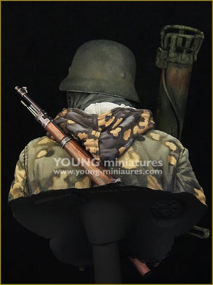 Young Miniatures YM1865 Waffen SS allemand avec Panzerschreck 1/10 – image 4