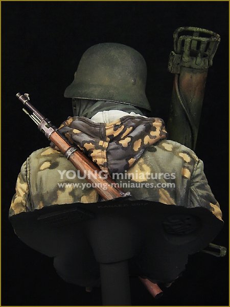 Young Miniatures YM1865 Waffen SS allemand avec Panzerschreck 1/10 – image 4