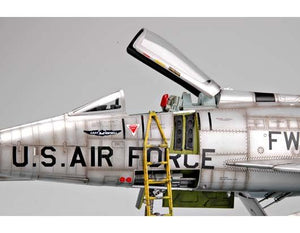Trumpeter 02232 Chasseur North American F-100D (1/32) – image 10
