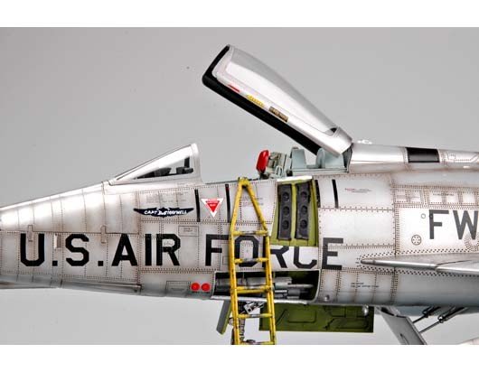 Trumpeter 02232 Chasseur North American F-100D (1/32) – image 10