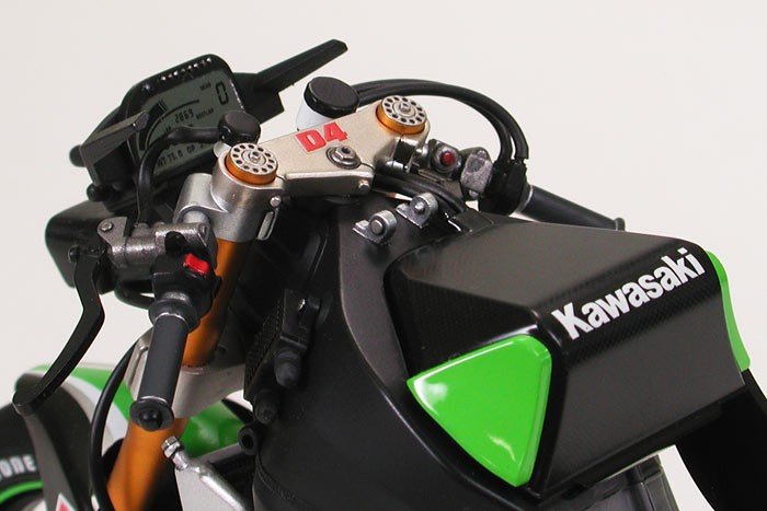 Tamiya 14109 Kawasaki Ninja ZX-RR (1/12)  – image 5