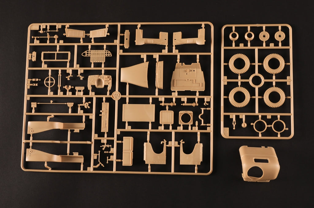 J&amp;#39;adore le kit 63567 CCKW-352 avec obusier M2A1 de 105 mm - Version tourelle mitrailleuse 1/35 – image 15