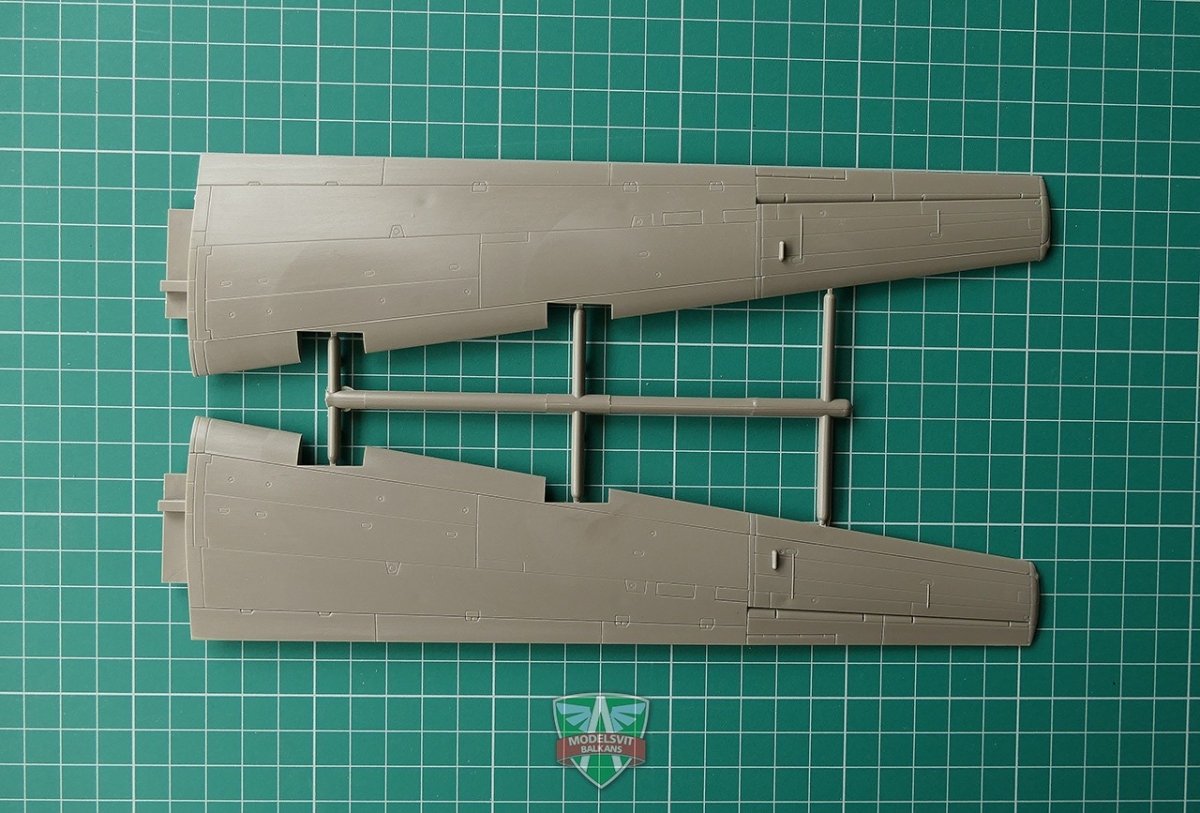 Modelsvit 72008 Antonov An-10 « Ukraine » 1/72  – immagine 7