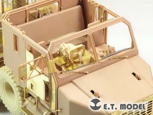 Intérieur du tracteur routier moderne américain M1070 ET Model E35-132 (pour HOBBY BOSS 85502) (1/35) – image 5