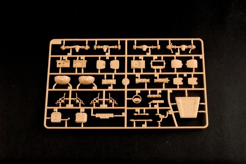 Hobby Boss 82449 RSOV avec lance-grenades MK 19 (1/35) – image 6