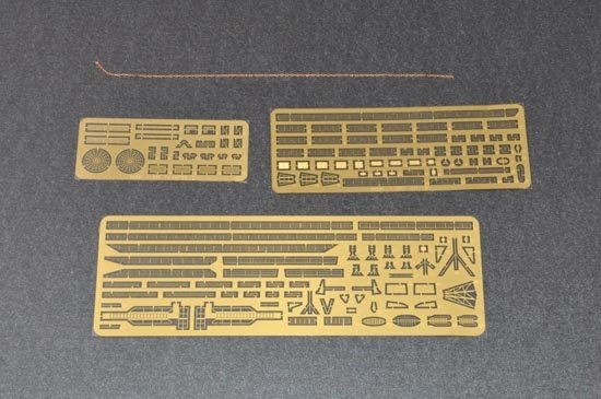 Trumpeter 04551 PLA Navy Type 071 Quai de transport amphibie (1/350) – image 4