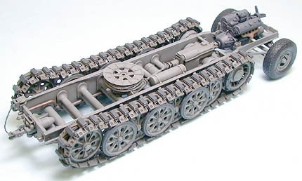 Tamiya 35239 Semi-chenillé lourd allemand de 18 tonnes FAMO (1/35) – image 6
