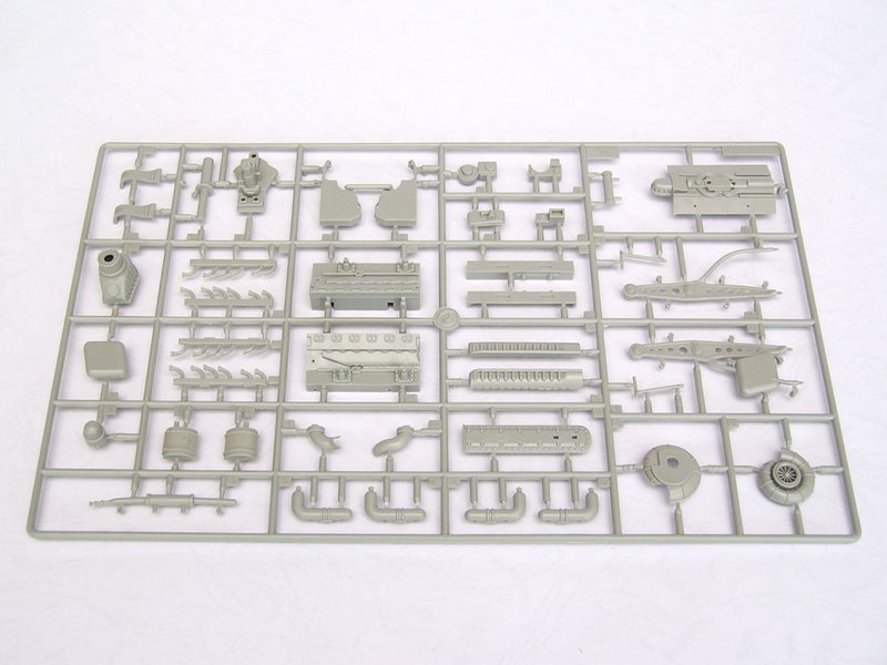 Trumpeter 02411 Focke-wulf Fw190 D-9 1/24 – image 9